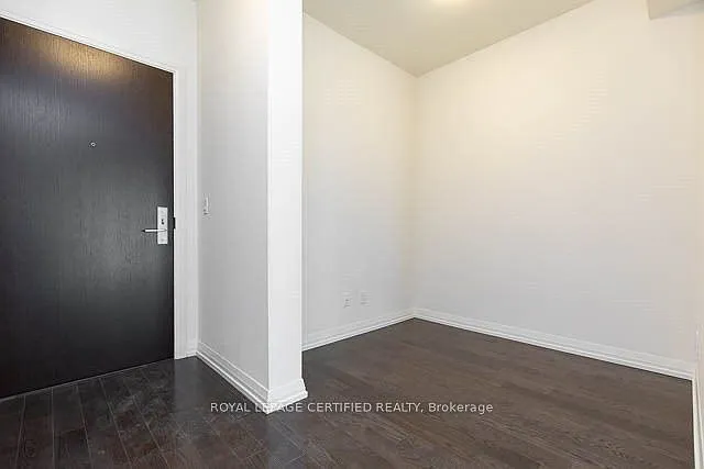 460 Adelaide St E — Photo 3