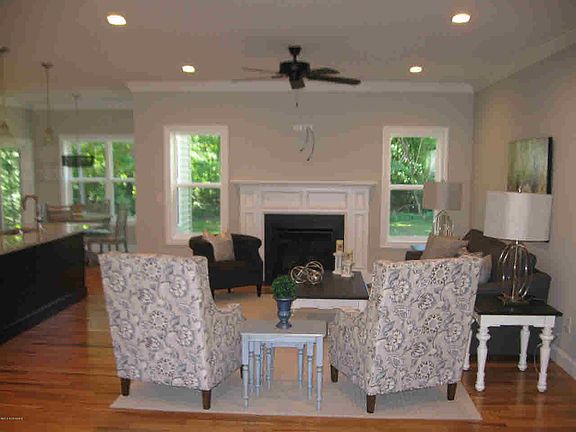 3rd image of 64 Devin Ct