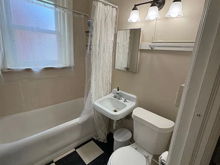 520 S 31st St — Photo 15