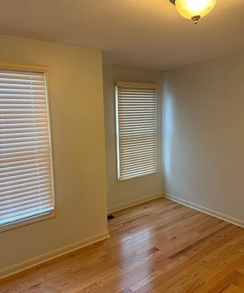 941 Montclair Dr — Photo 16