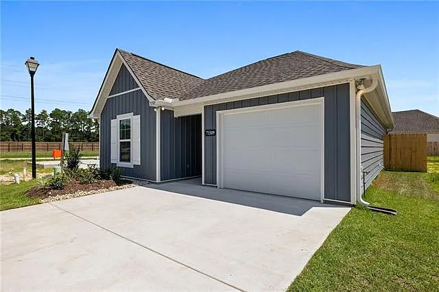 3 bed, 2.0 bath, 1283 sqft, $2,100 — Photo 2