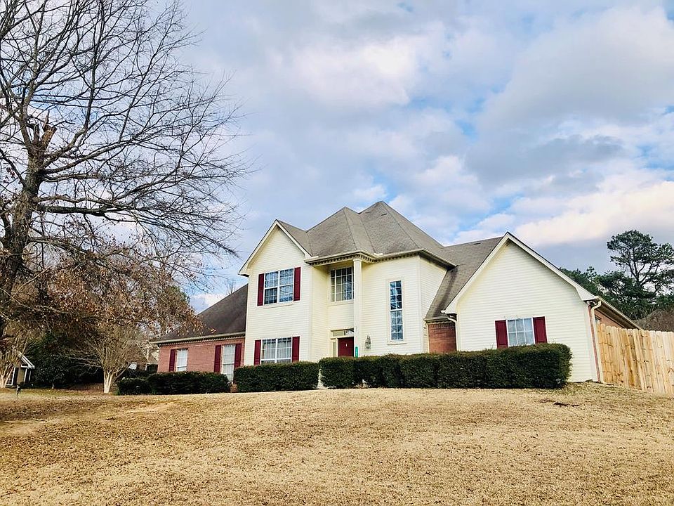 1st image of 702 Summerset Dr
