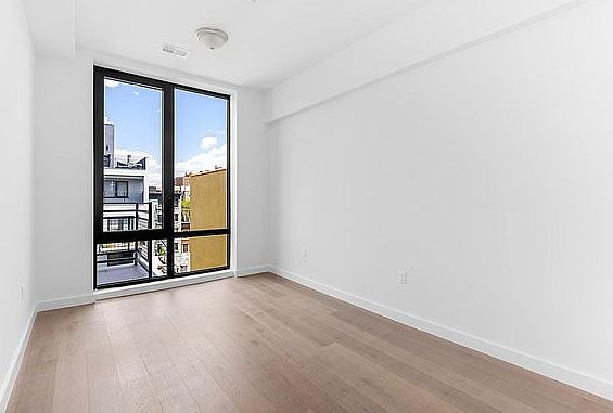 5th image of 407 E 117th St #4A