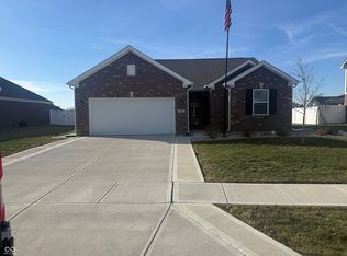 1315 Bontrager Ln, Shelbyville, IN