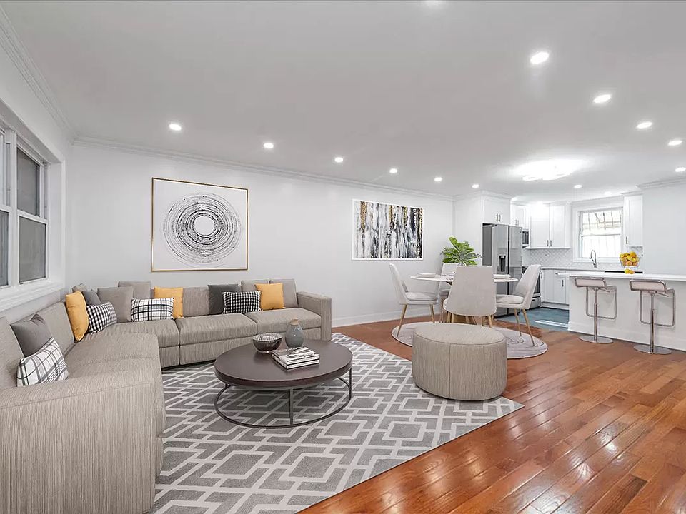 1st image of 390 Christopher Ave #1
