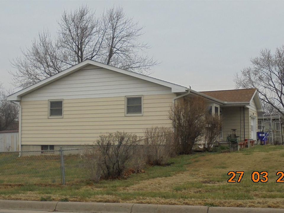 2nd image of 1328 S Garfield St