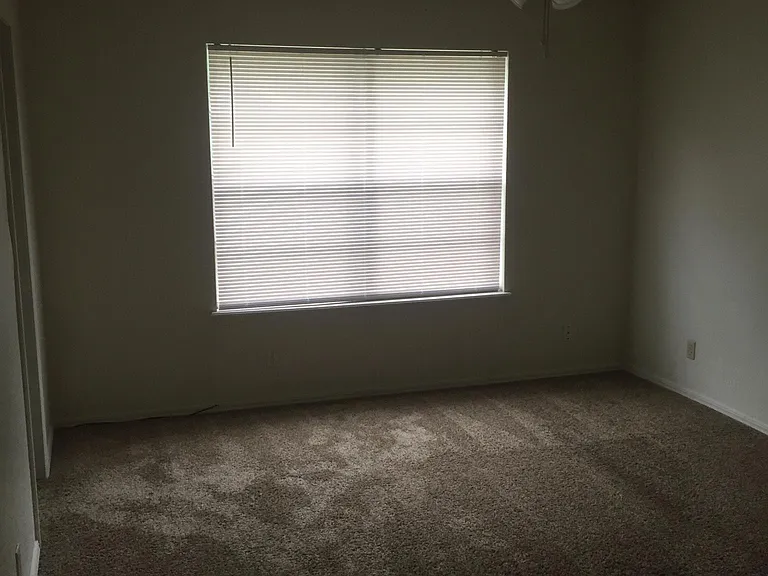 2314 W Galveston St — Photo 17