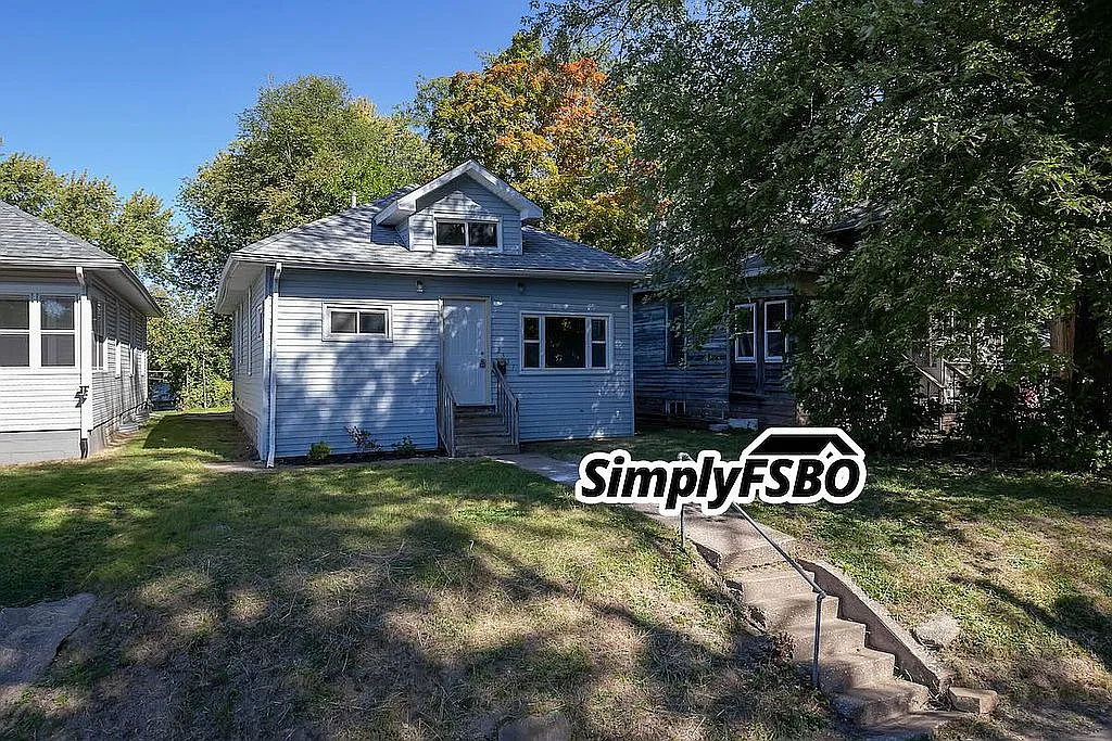 3337 7 1/2 Ave photo 1