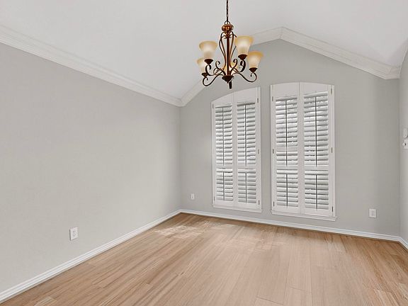 5th image of 8707 Wellington Rd