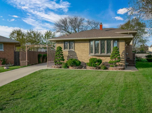 8106 W Strong St, Norridge, IL 60706