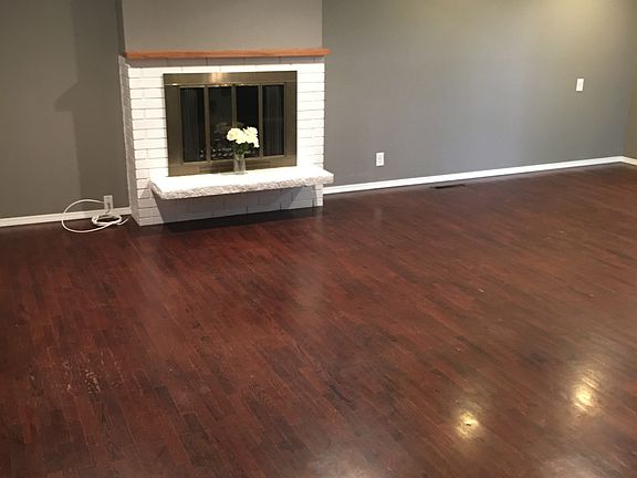4th image of 1015 E Hill Ave