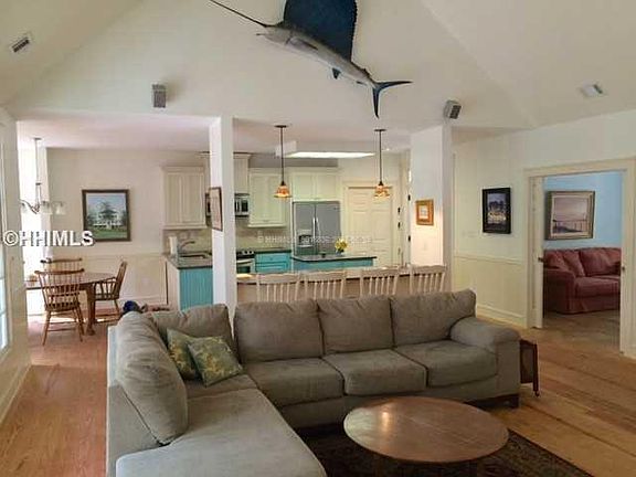 3rd image of 8 Buttercup Ct