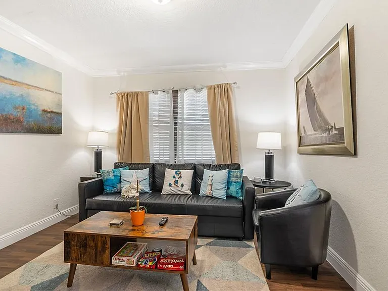 2625 NE 13th Ct #9 — Photo 4