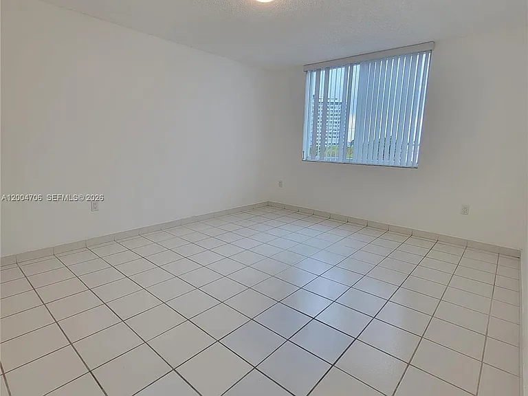 7601 Dickens Ave #402 — Photo 3