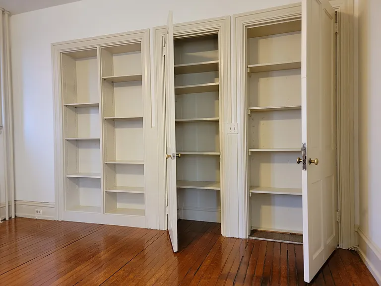 320 N Lime St #D — Photo 10