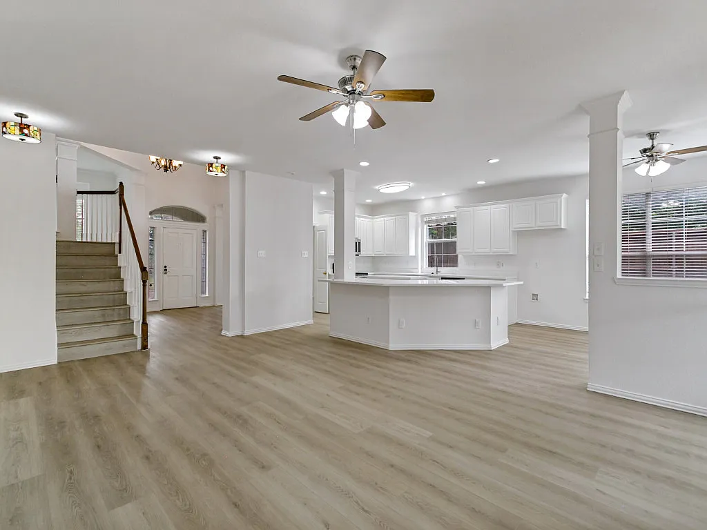 4 bed, 3.5 bath, 3130 sqft, $3,300 — Photo 2
