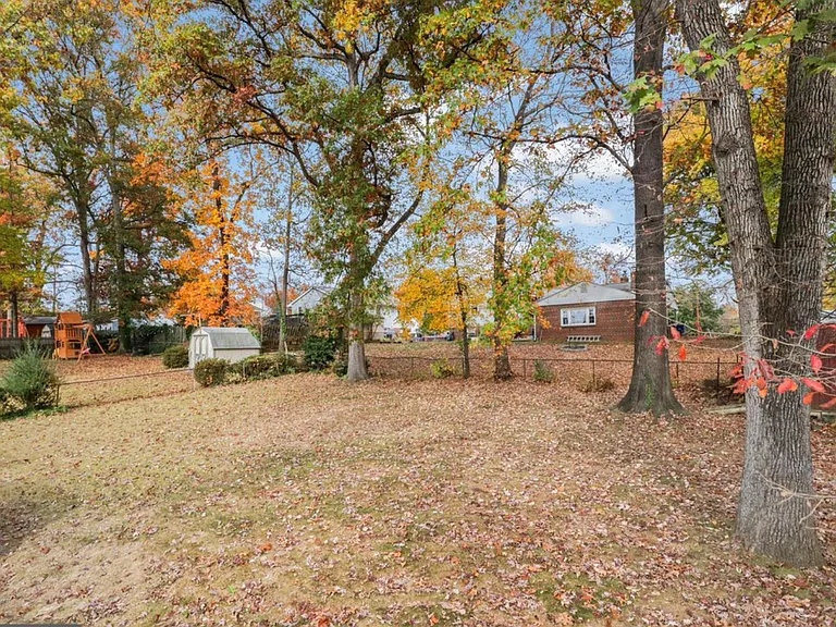 5321 Ravensworth Rd — Photo 20