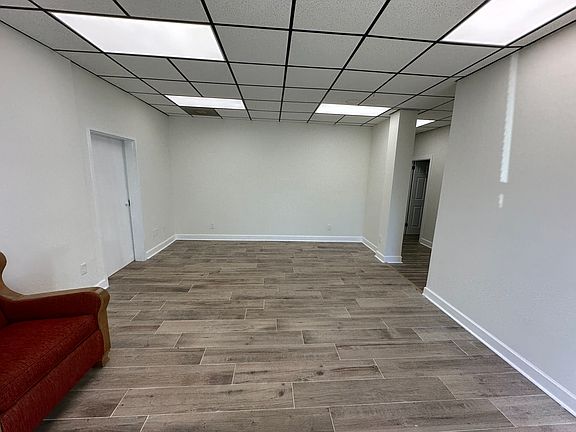 3rd image of 4111 Wall St Suite B