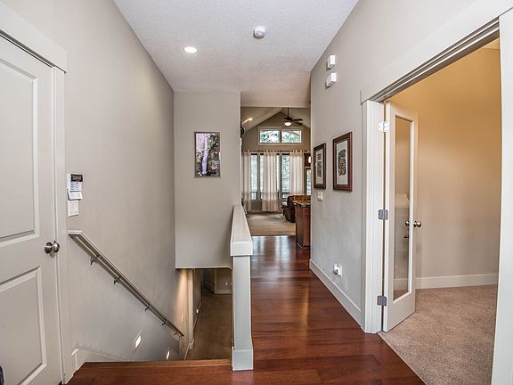 Entry/Foyer