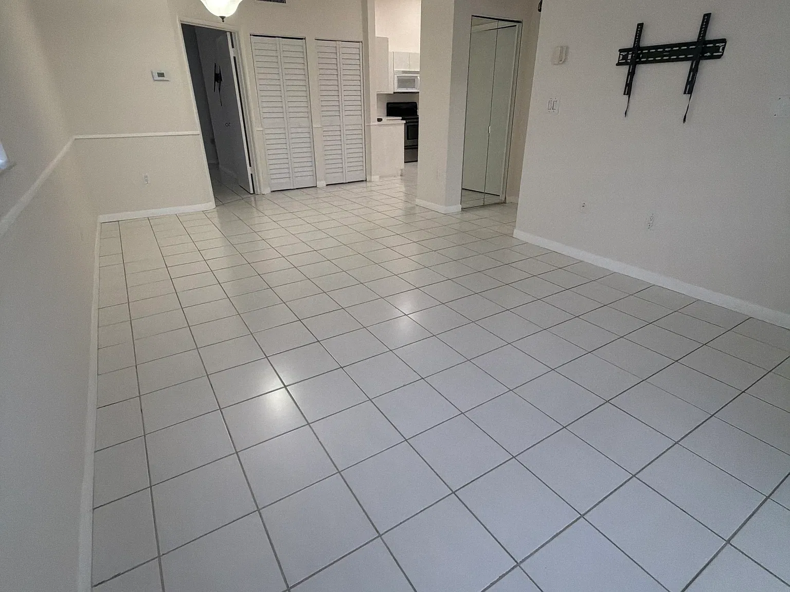 2 bed, 880 sqft, $2,150 — Photo 3
