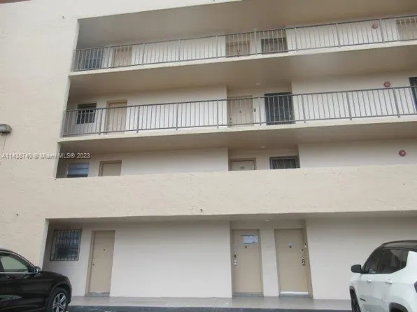 8895 Fontainebleau Blvd APT 109, Miami, FL 33172