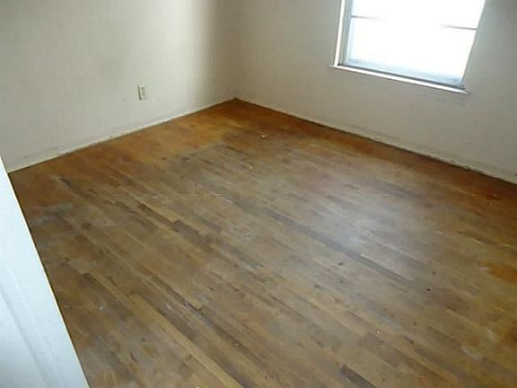 3rd image of 408 Rose Mary Ln