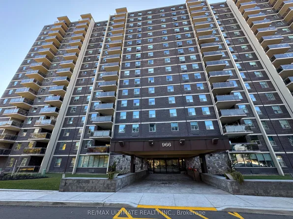 966 Inverhouse Dr #1004, Mississauga, ON L5J 4B6