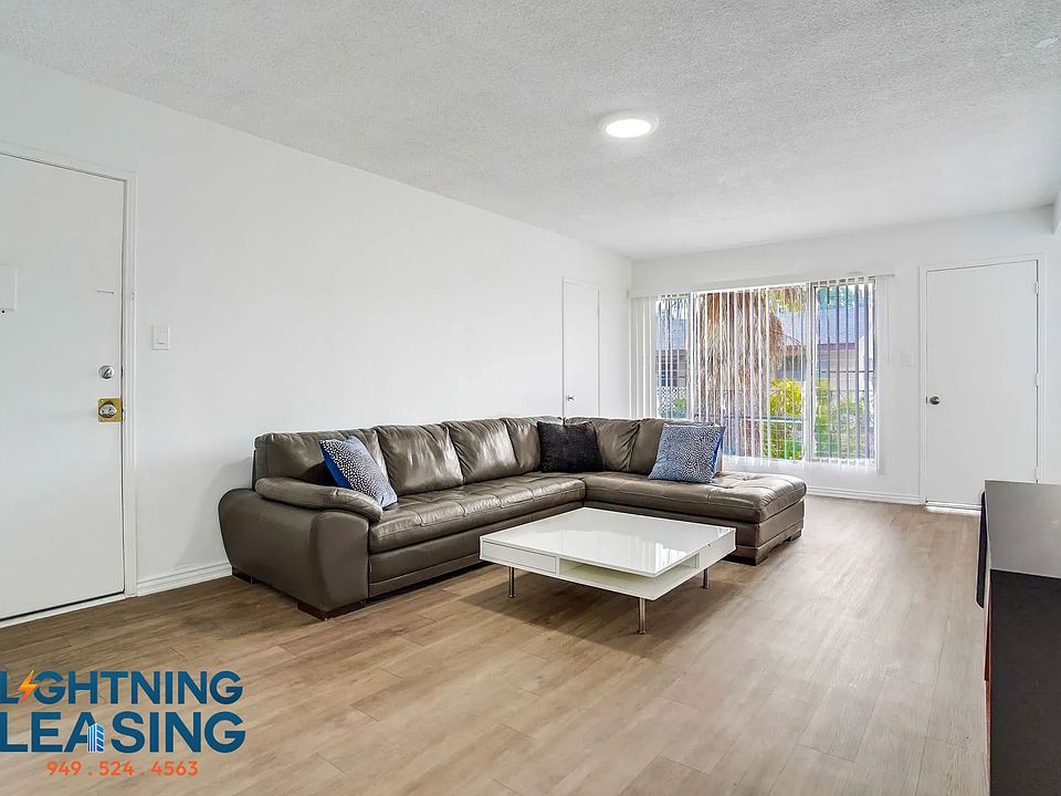 1st image of 12310 Chandler Blvd #14
