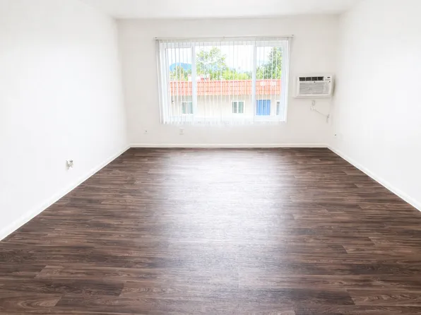 15u, 1351-1353 S Maple St #4, Escondido, CA 92025