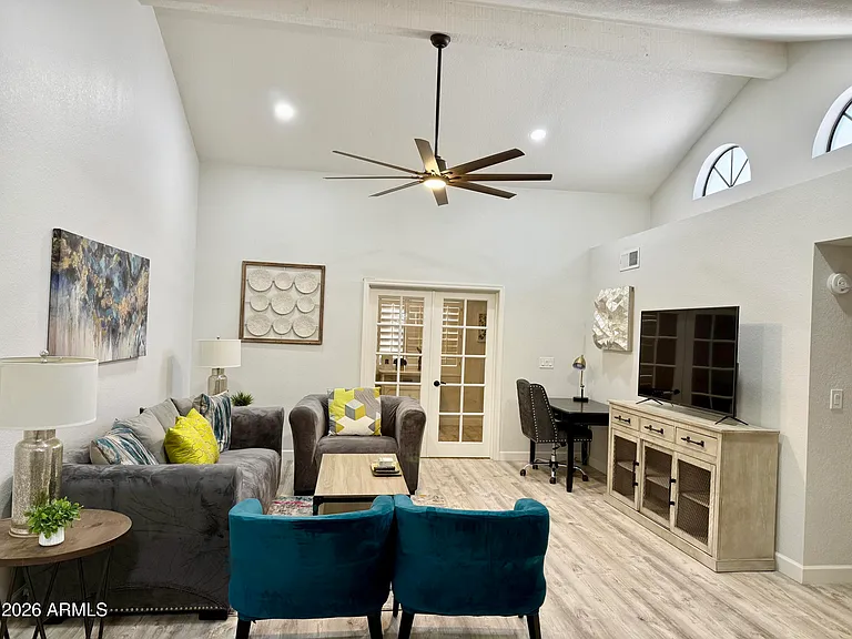 9040 E Winchcomb Dr — Photo 4