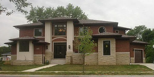 2106 N Ridge Ave photo 1
