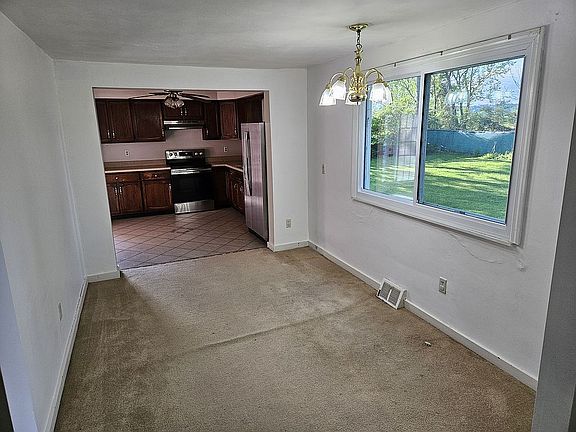 3rd image of 21 John St