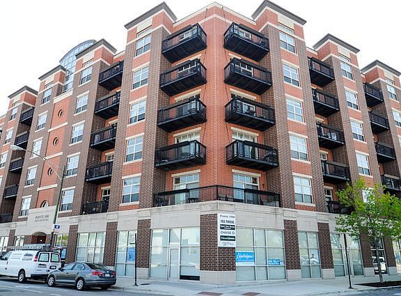 2nd image of 1935 S Archer Ave APT 319