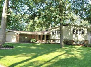 1547 Springbrook Dr, Elkhart, IN 46514