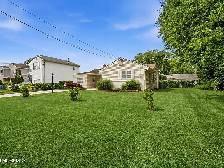 81 Berry Pl — Photo 21