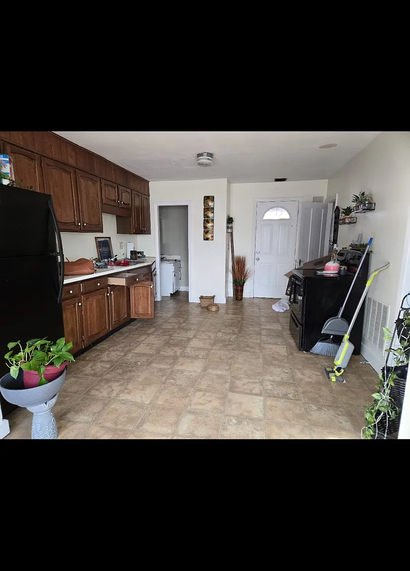 110 Palm St — Photo 1