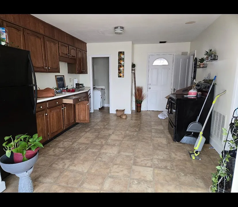 110 Palm St #1