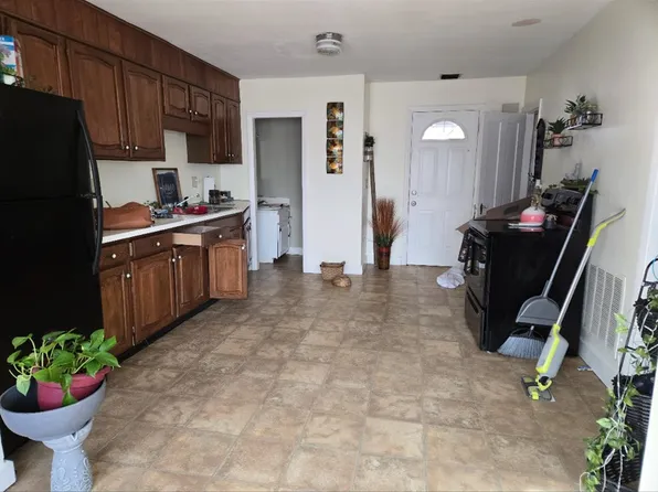110 Palm St APT 1, Nashua, NH 03060