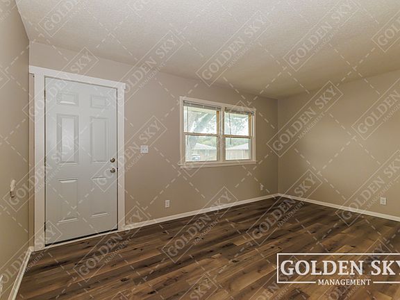 2nd image of 115 S Keystone Cir #115