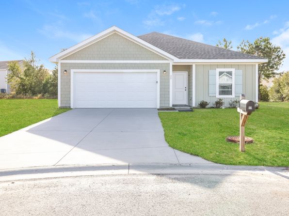 77 Laura Ct