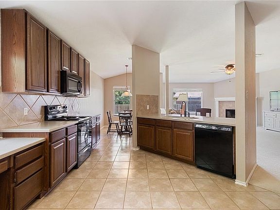 3rd image of 1302 Creek Bend Cv