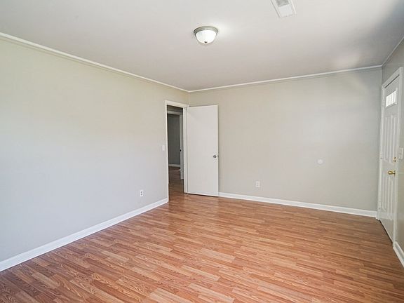 4th image of 2057 Charleston Ave