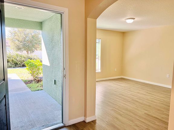 3rd image of 2282 Bexley Dr