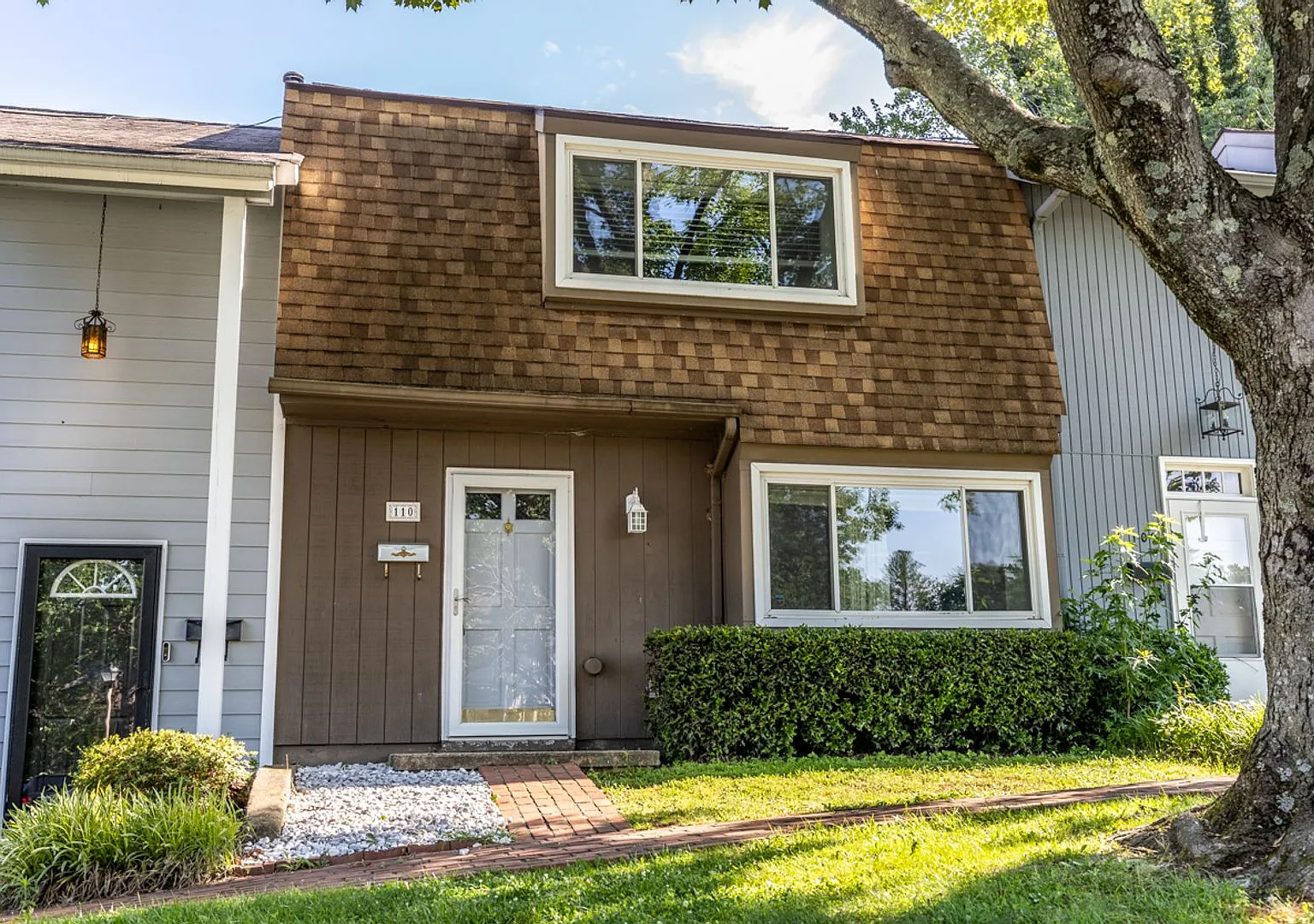 110 Woodlake Drive - Four Seasons Townhome! — Photo 1