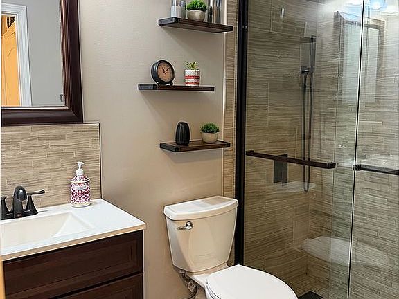 4th image of 200 Timber Ridge Dr