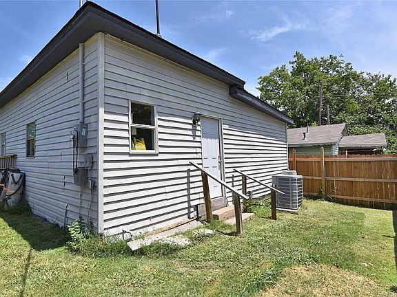 4th image of 118 W Hobson Ave