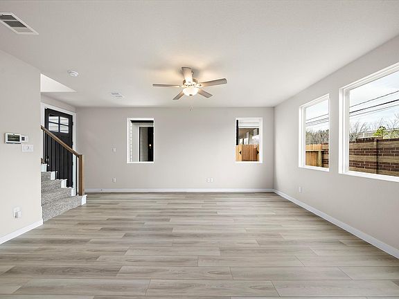 4th image of 9912 Storehouse Dr