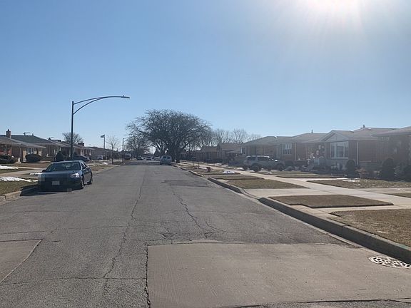 4th image of 8521 S Komensky Ave