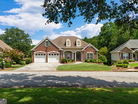 3rd image of 106 Manor Way