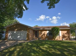 2608 Delaware Dr, Springfield, IL 62702